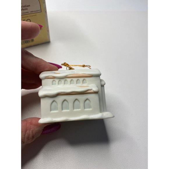 Precious Moments There's A Christian Welcome Here 528021 - Picture 3 of 6